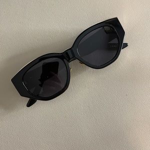 Dezi Sunglasses - Charge It COLOR: BLACK / DARK SMOKE